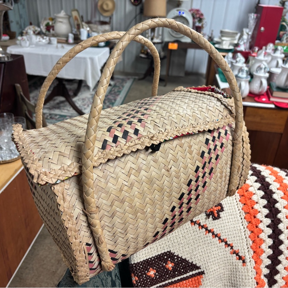 Large Vintage Weaved Natural Fiber Basket Bag